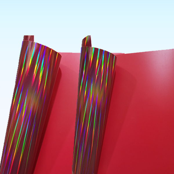 Hologram foil core